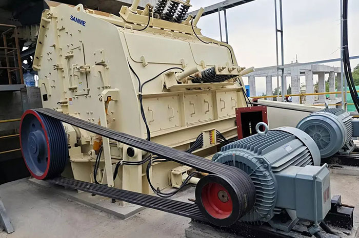 山美反擊式破碎機(jī)助力湖南省邵陽(yáng)縣蓮花山建筑石料用灰?guī)r礦項(xiàng)目順利投產(chǎn)