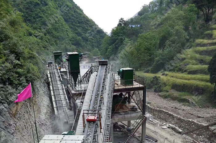 西安中材時產(chǎn)300噸石灰石破碎生產(chǎn)線