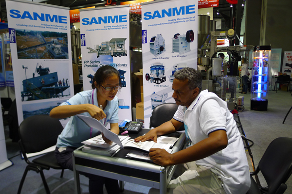 躋身高新技術(shù)企業(yè) 山美破碎機(jī)借廣交會拓展“藍(lán)?！笔袌? /> 
</p>
<p>
	品質(zhì)至上，追求高可靠性和細(xì)節(jié)。這是山美的核心價(jià)值觀。面對國內(nèi)外不斷變化的市場環(huán)境，我們相信，山美憑借其優(yōu)質(zhì)的管理理念和不斷創(chuàng)新的制造技術(shù)，一定能在工程機(jī)械行業(yè)打造一片藍(lán)天。<!--?p-->
</p>
        <div   id=