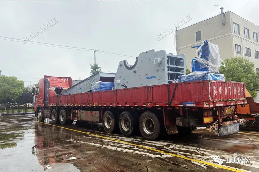 發(fā)貨季｜山美股份高性能破碎篩分裝備發(fā)往江西，助力當?shù)鼗椖拷ㄔO(shè)及建筑固廢資源化
