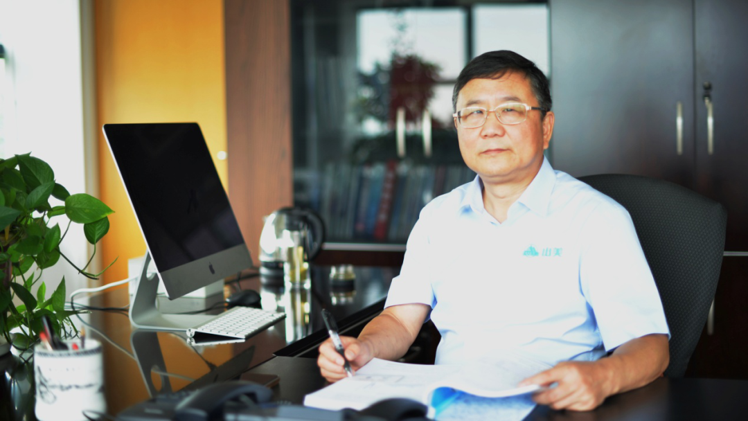 楊安民從業(yè)卅五周年系列報(bào)道--“三十五年磨一劍，山更美，業(yè)更精”專(zhuān)訪(fǎng)