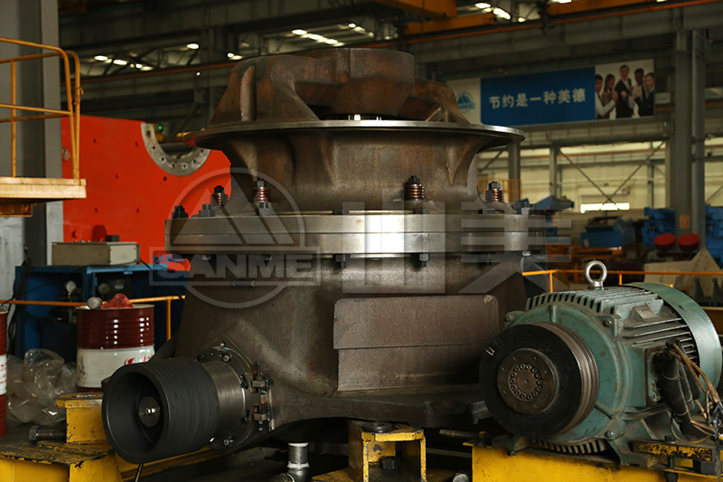 圓錐破碎機(jī)和反擊式破碎機(jī)的具體區(qū)別表現(xiàn)在哪些方面？