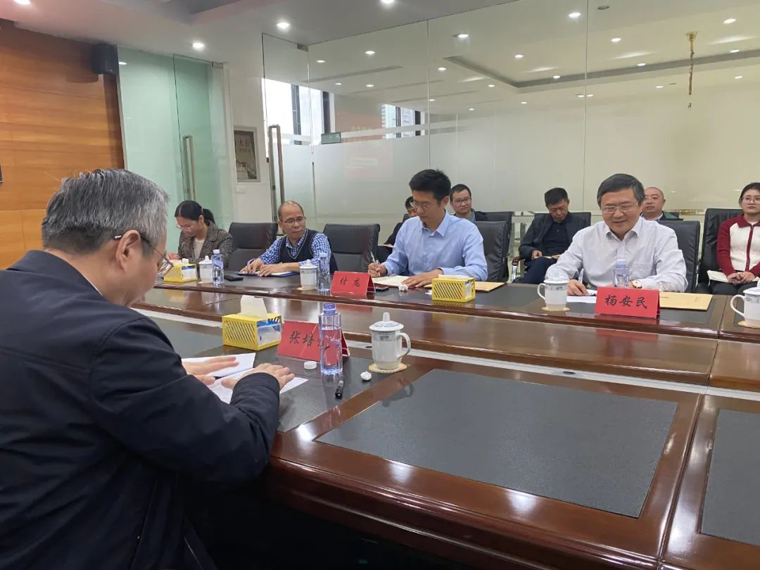 奉賢區(qū)人大常委會黨組書記、主任張培榮一行蒞臨上海山美股份開展“優(yōu)環(huán)境、穩(wěn)經(jīng)濟(jì)”大走訪大調(diào)研